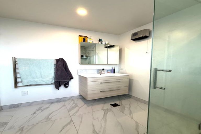 Photo of property in 12/170 Don Buck Road, Massey, Auckland, 0614