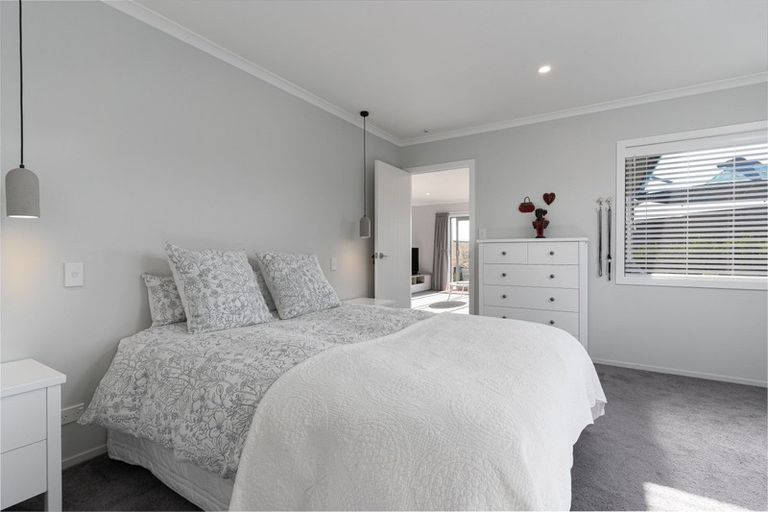 Photo of property in 39 Burgundy Drive, Martinborough, 5711