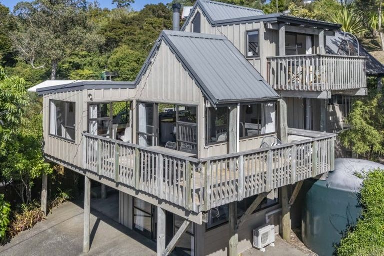 Photo of property in 25 Elliston Crescent, Stanmore Bay, Whangaparaoa, 0932