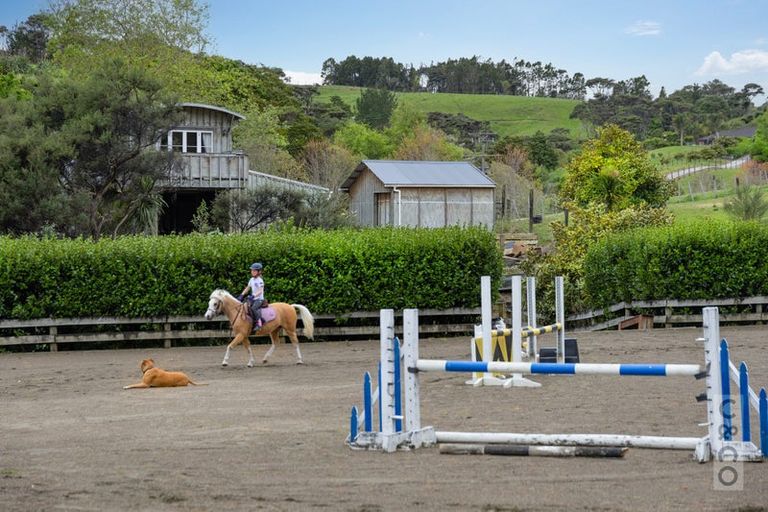 Photo of property in 25 School Road, Waimauku, 0881