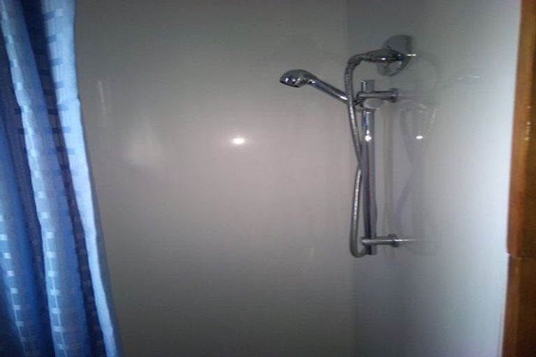 Photo of property in 60 Beach Haven Road, Beach Haven, Auckland, 0626