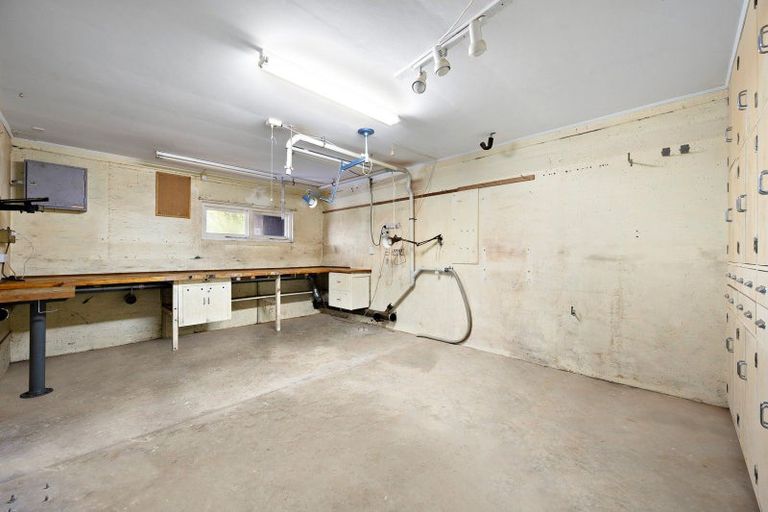 Photo of property in 7 Turville Crescent, Newlands, Wellington, 6037