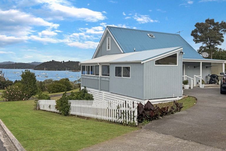 Photo of property in 8 Kakapu Road, Okiato, Russell, 0272