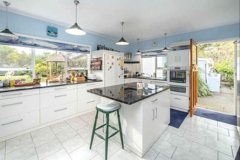 Photo of property in 28 Bell Street, Featherston, 5710