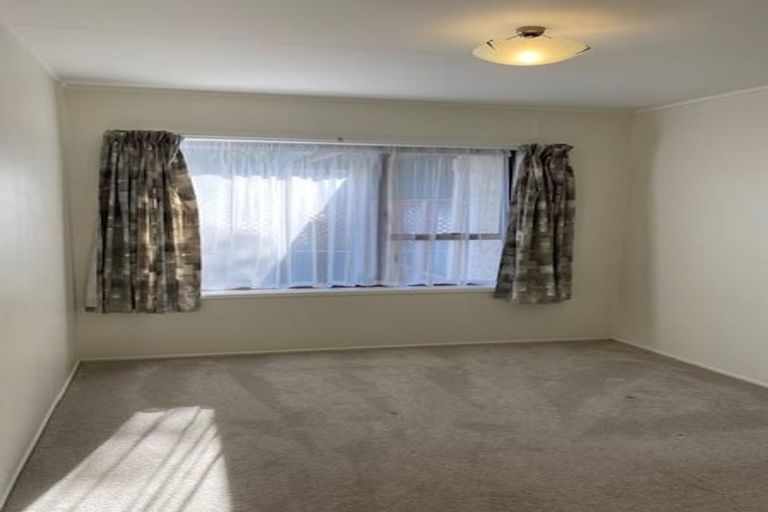 Photo of property in 7 Barker Rise, Northcross, Auckland, 0632