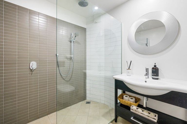 Photo of property in 73 Moana Road, Plimmerton, Porirua, 5026