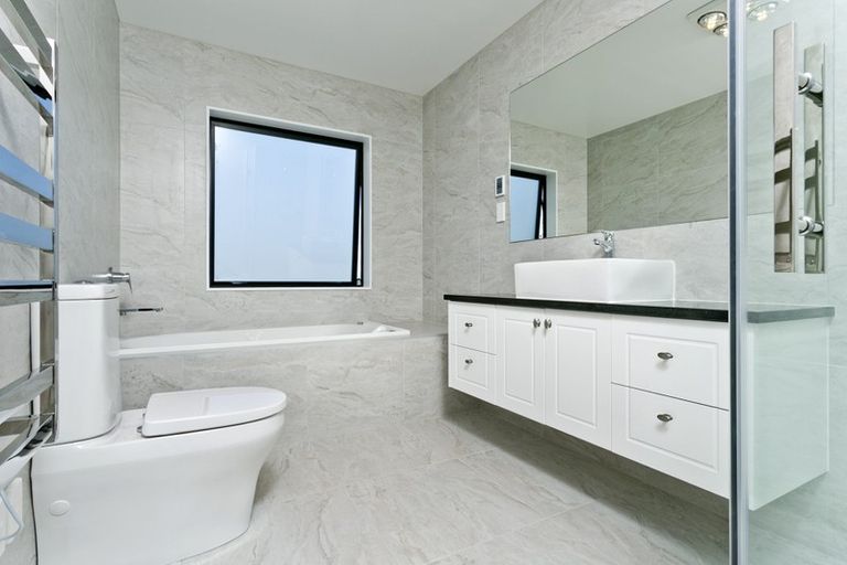 Photo of property in 23a Kyle Road, Greenhithe, Auckland, 0632