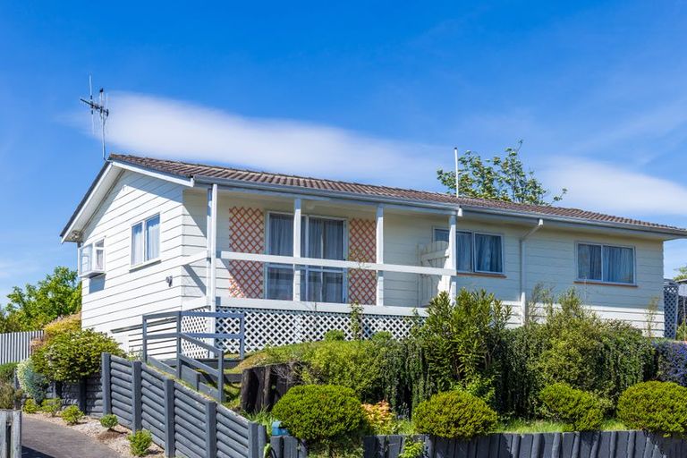 Photo of property in 108 Tamatea Road, Taupo, 3330
