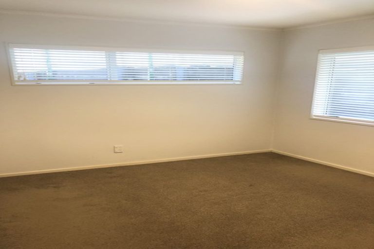 Photo of property in 1/14 Silkwood Grove, Totara Heights, Auckland, 2105