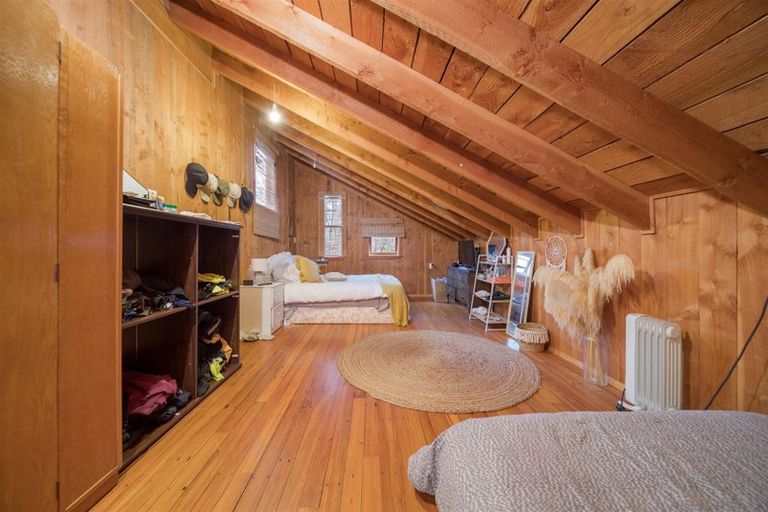 Photo of property in 16 Mackinnon Terrace, Sunshine Bay, Queenstown, 9300