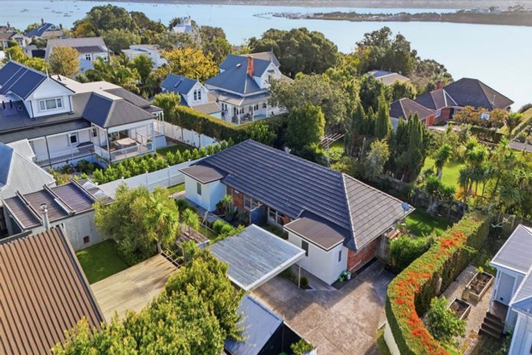 Photo of property in 1/3a First Avenue, Stanley Point, Auckland, 0624