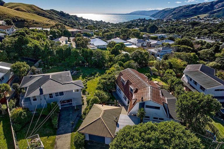 Photo of property in 10 Kotipu Place, Pukerua Bay, 5026