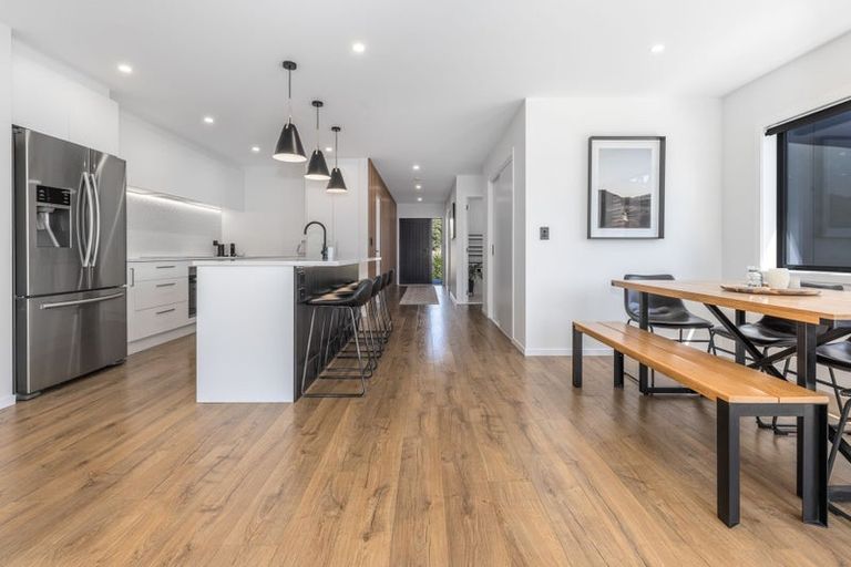 Photo of property in 10 Karearea Avenue, Waikanae, 5036