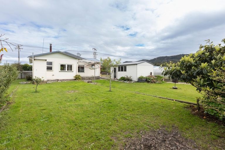 Photo of property in 10 Mills Street, Runanga, 7803