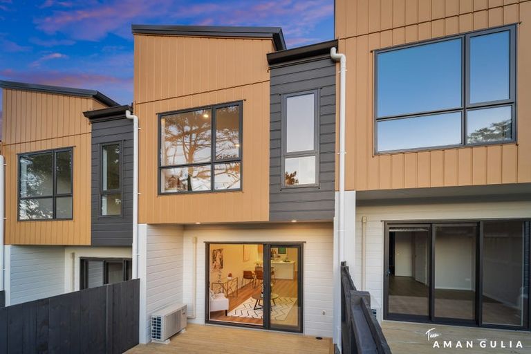 Photo of property in 1/93 Woodglen Road, Glen Eden, Auckland, 0602