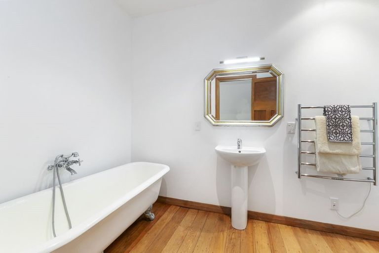 Photo of property in 6 Marama Terrace, Eastbourne, Lower Hutt, 5013