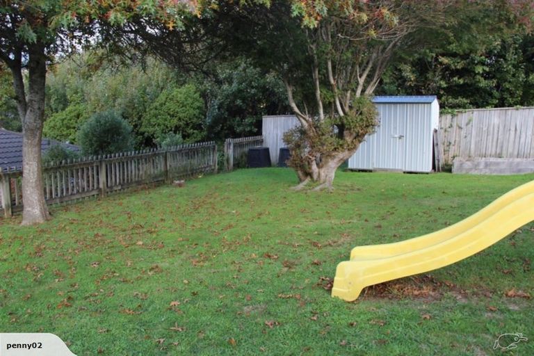 Photo of property in 19 Romney Square, Tawa, Wellington, 5028