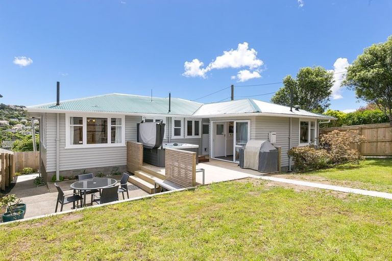 Photo of property in 116 Helston Road, Paparangi, Wellington, 6037