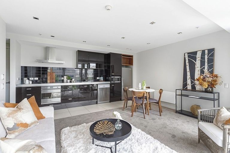 Photo of property in Piermont Apartments, 2g/82 Cable Street, Te Aro, Wellington, 6011