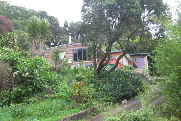 Photo of property in 205 Victory Road, Laingholm, Auckland, 0604