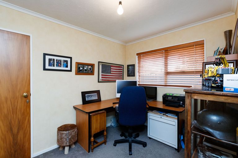 Photo of property in 1 Ngahere Court, Awapuni, Palmerston North, 4412
