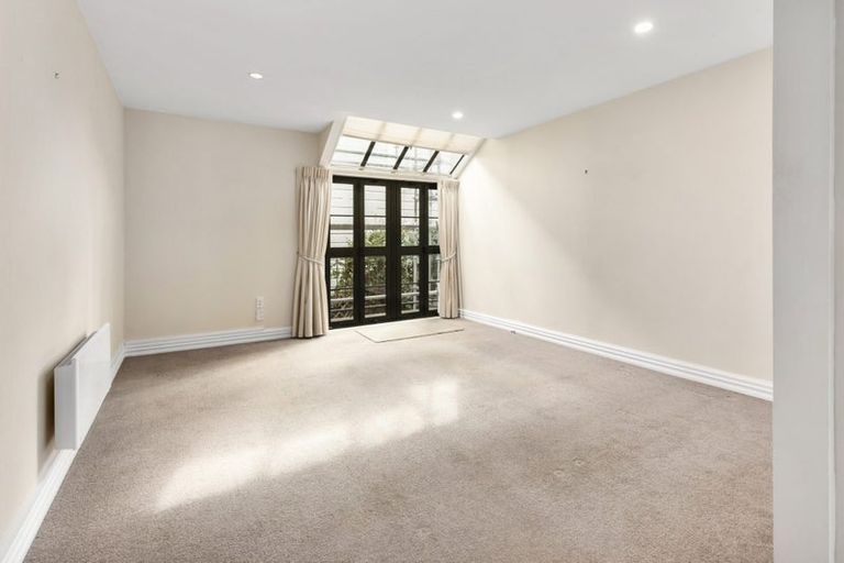 Photo of property in 16c Hobson Street, Thorndon, Wellington, 6011