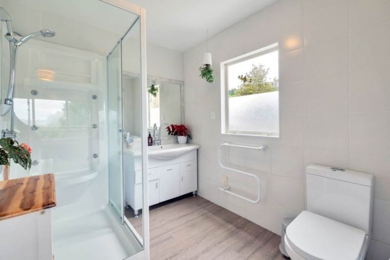 Photo of property in 69 Pipitiwai Drive, Helensville, Kaukapakapa, 0871