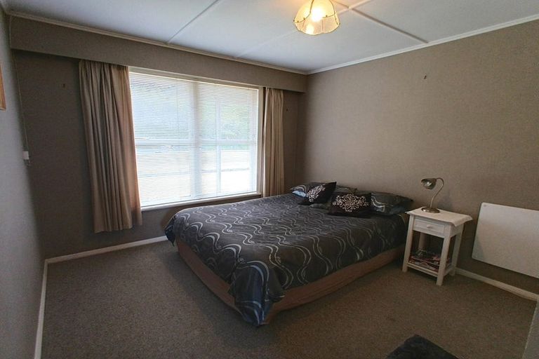 Photo of property in 69 Eastons Road, Westport, 7825