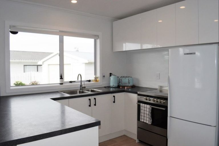 Photo of property in 52 Norfolk Crescent, Otaki Beach, Otaki, 5512