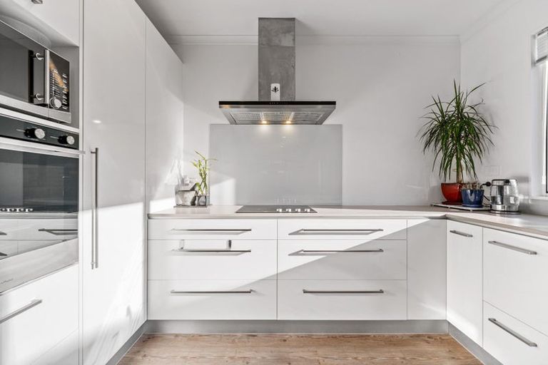 Photo of property in 22 William Wallbank Crescent, Swanson, Auckland, 0614