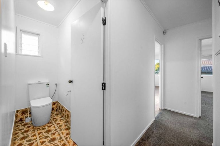 Photo of property in 6 Kirby Street, Glendene, Auckland, 0602