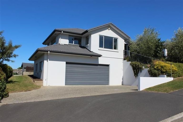 Photo of property in 24 Sunninghurst Drive, Fairfield, Dunedin, 9018