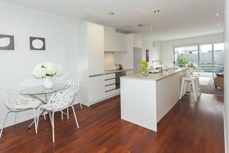 Photo of property in 32 Champion Street, Ranui, Porirua, 5024