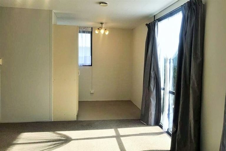 Photo of property in 2/11 Kahikatea Place, Ranui, Auckland, 0612