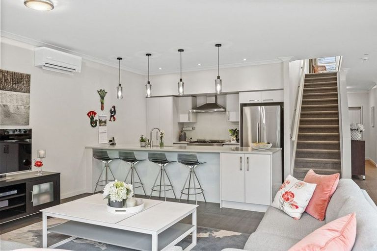 Photo of property in 16 Kensington Drive, Orewa, 0931