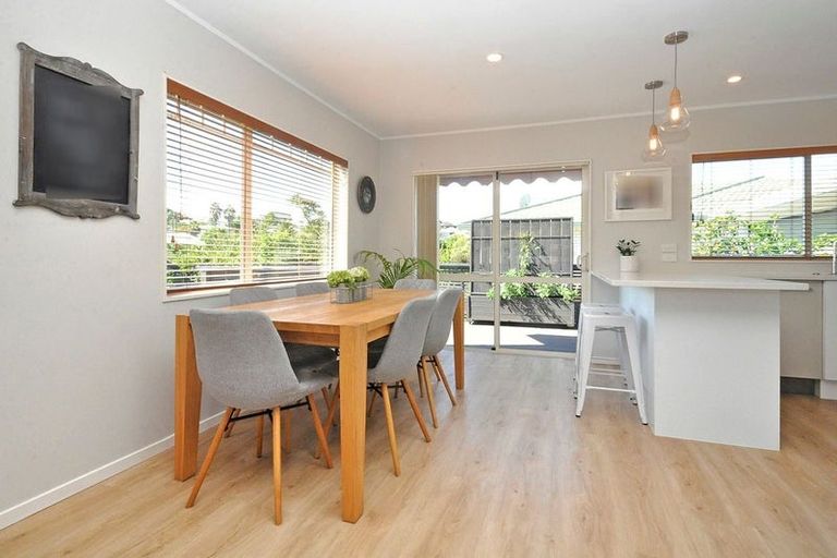 Photo of property in 22a Greta Place, Stanmore Bay, Whangaparaoa, 0932