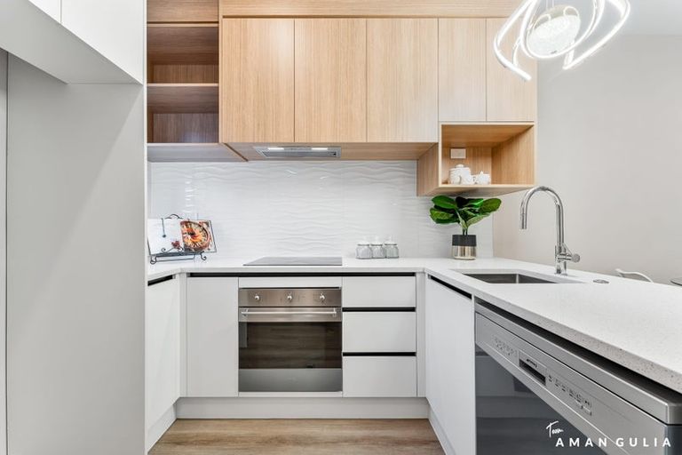 Photo of property in 7 Don Oliver Lane, Glen Eden, 0602