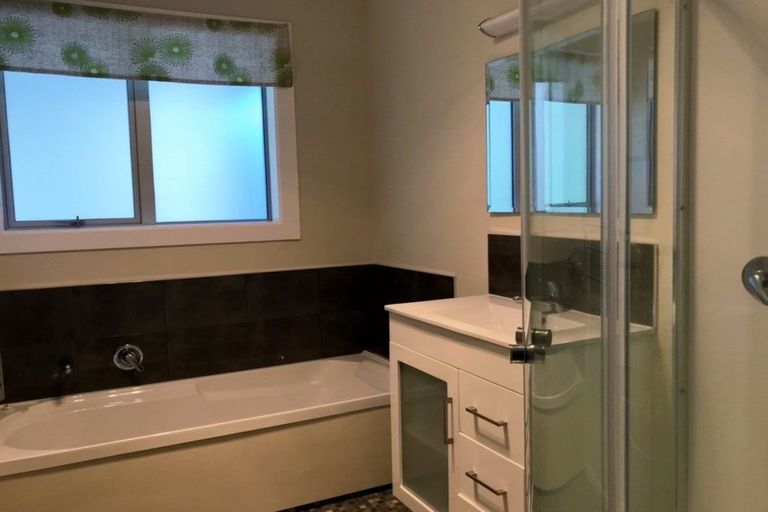 Photo of property in 85 Wallace Place, Westown, New Plymouth, 4310