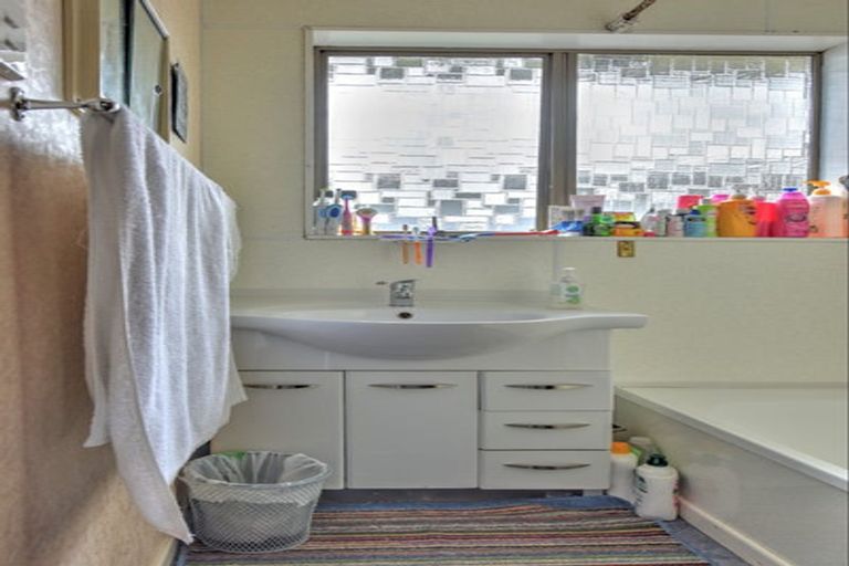 Photo of property in 22 Lawrence Street, East Gore, Gore, 9710