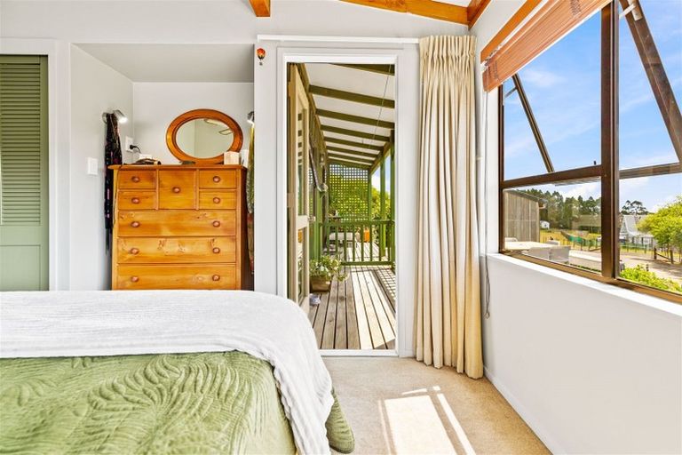 Photo of property in 321 Muriwai Valley Road, Muriwai, Waimauku, 0881