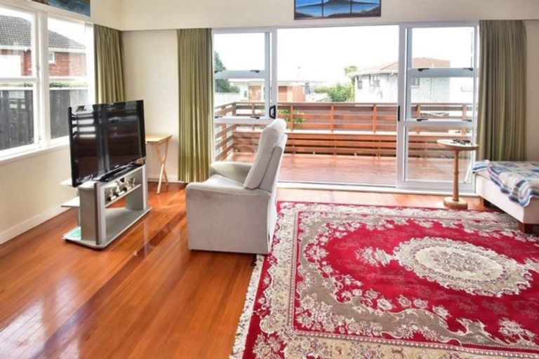 Photo of property in 67 Forrest Hill Road, Milford, Auckland, 0620