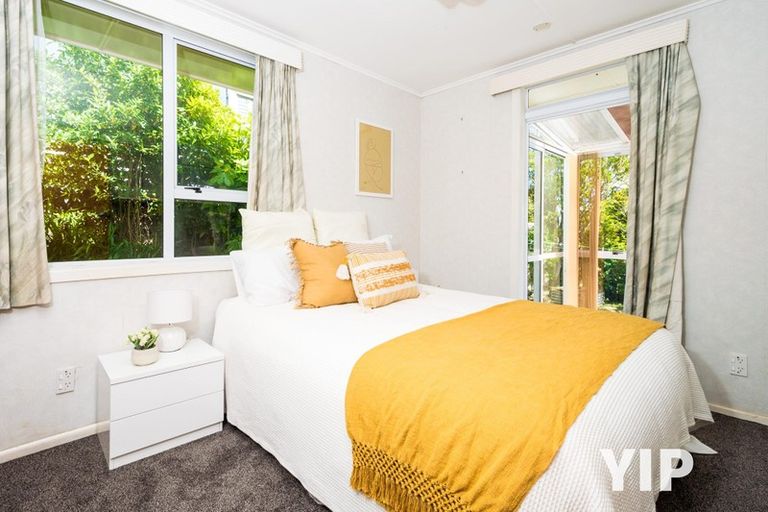 Photo of property in 8 Link Road, Newlands, Wellington, 6037