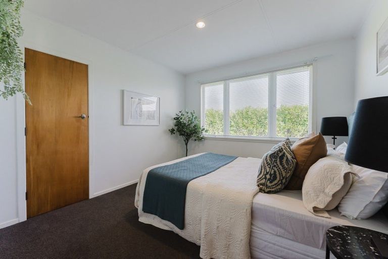 Photo of property in 215 Mangorei Road, Merrilands, New Plymouth, 4312