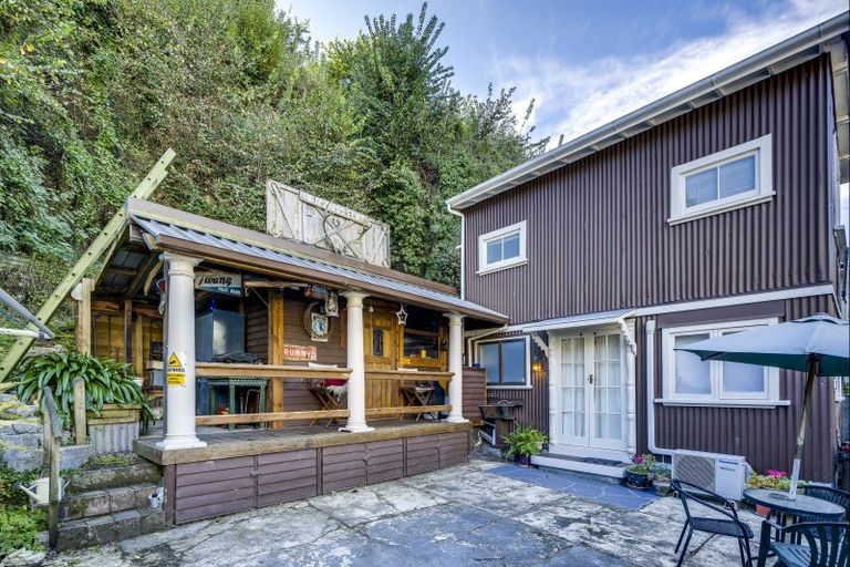 Photo of property in 93 Shakespeare Road, Bluff Hill, Napier, 4110