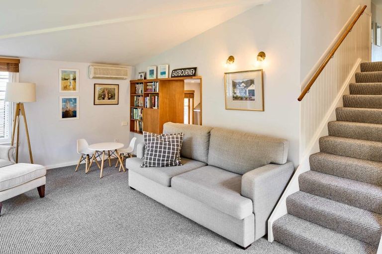 Photo of property in 10 Tui Road, Days Bay, Lower Hutt, 5013