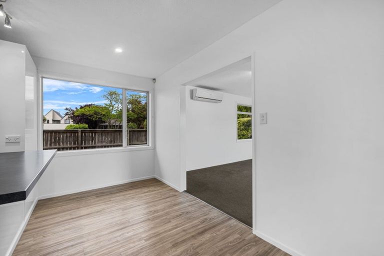 Photo of property in 9 Curzon Place, Parklands, Christchurch, 8083