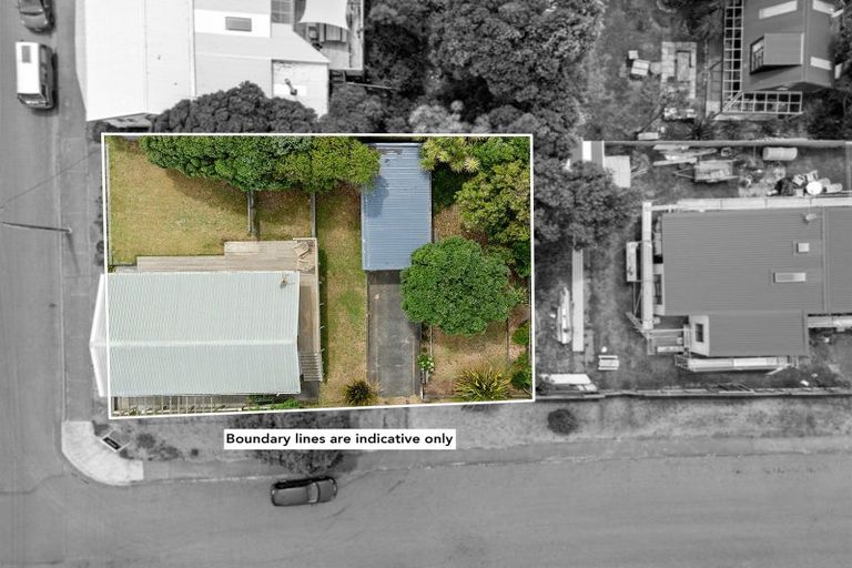 Photo of property in 22 Marine Parade, Otaki Beach, Otaki, 5512