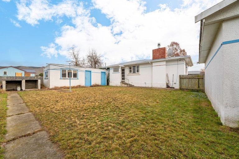 Photo of property in 29 Hughes Street, Waimate, 7924