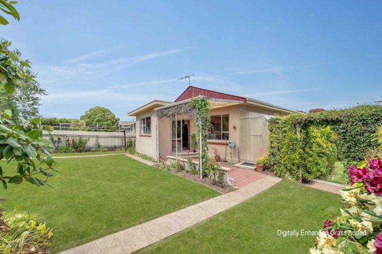Photo of property in 12 Oxford Street, Holmes Hill, Oamaru, 9401