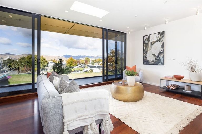 Photo of property in Youell House, 1/1 Hutcheson Street, Mayfield, Blenheim, 7201